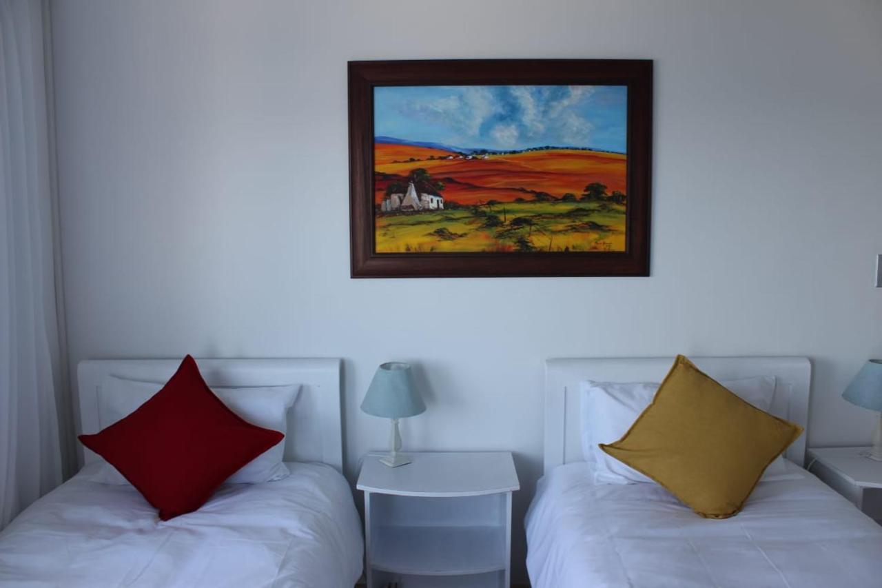 Swept Away Guesthouse - No-Loadshedding Yzerfontein Ngoại thất bức ảnh