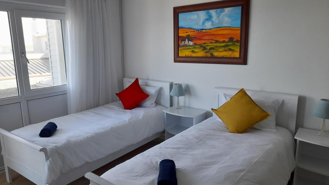 Swept Away Guesthouse - No-Loadshedding Yzerfontein Ngoại thất bức ảnh