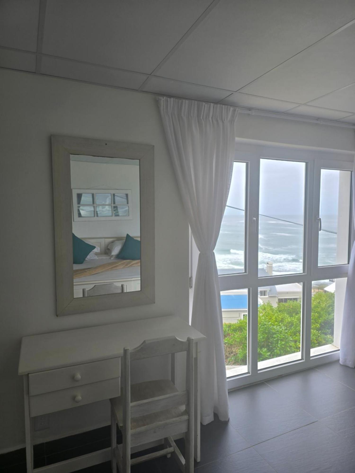 Swept Away Guesthouse - No-Loadshedding Yzerfontein Ngoại thất bức ảnh