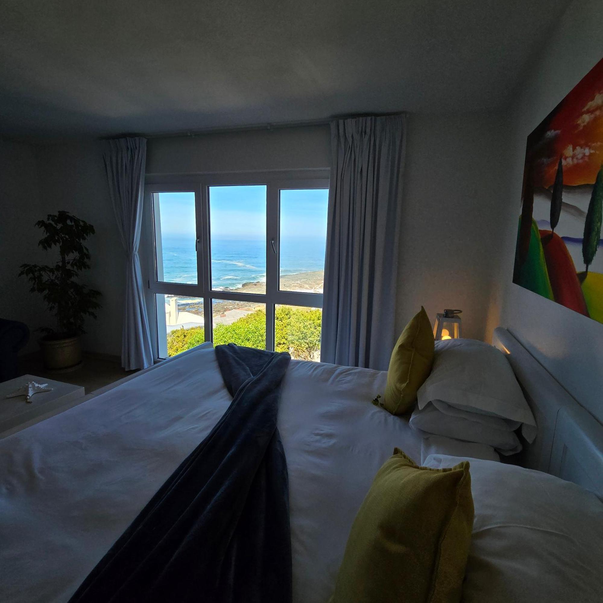 Swept Away Guesthouse - No-Loadshedding Yzerfontein Ngoại thất bức ảnh