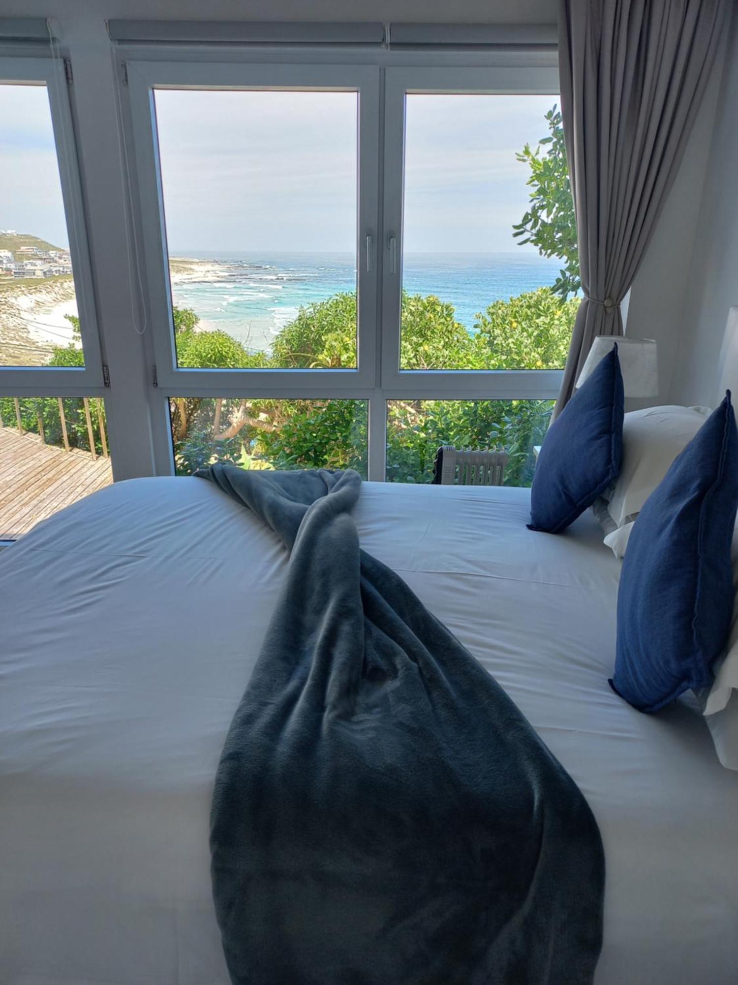 Swept Away Guesthouse - No-Loadshedding Yzerfontein Ngoại thất bức ảnh
