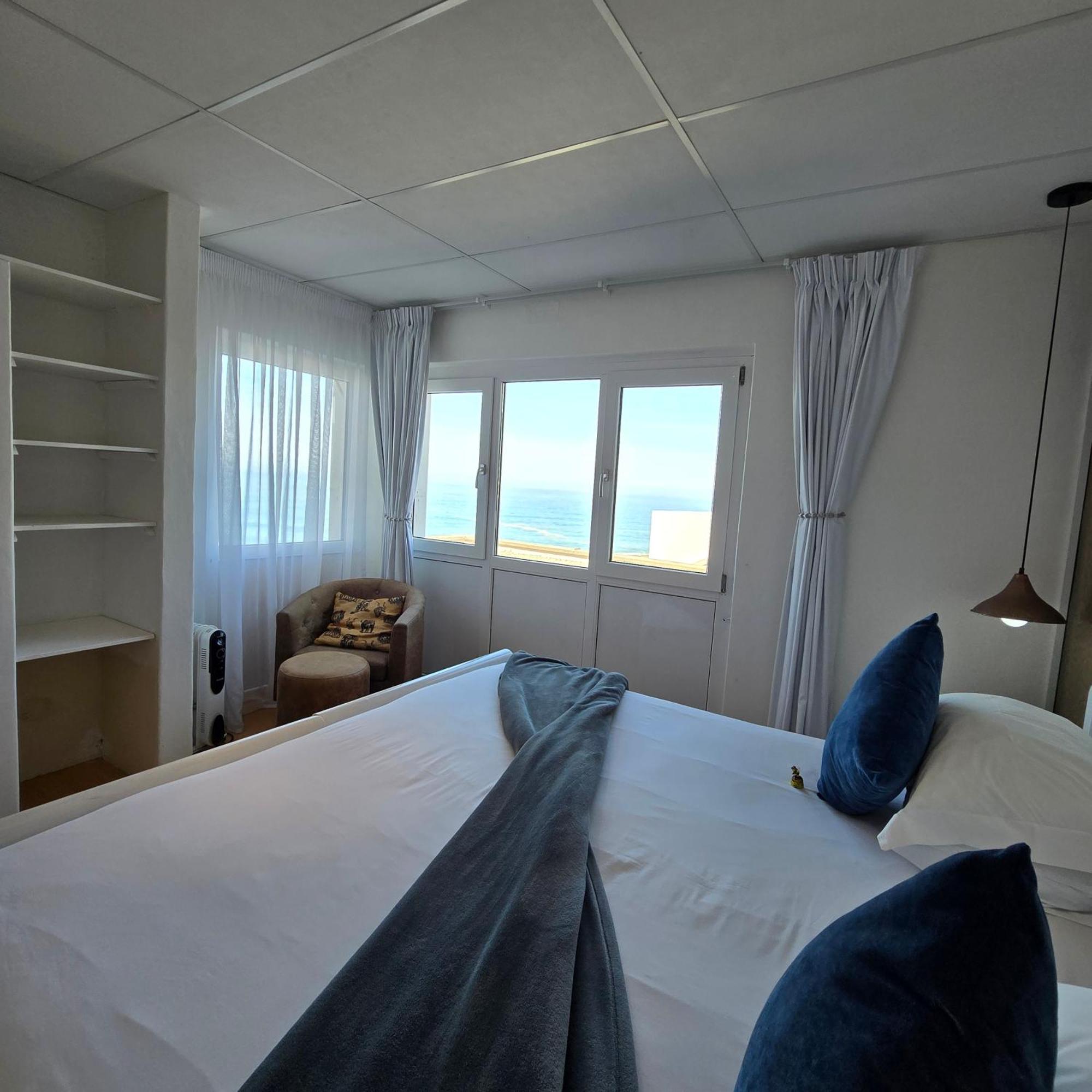 Swept Away Guesthouse - No-Loadshedding Yzerfontein Ngoại thất bức ảnh