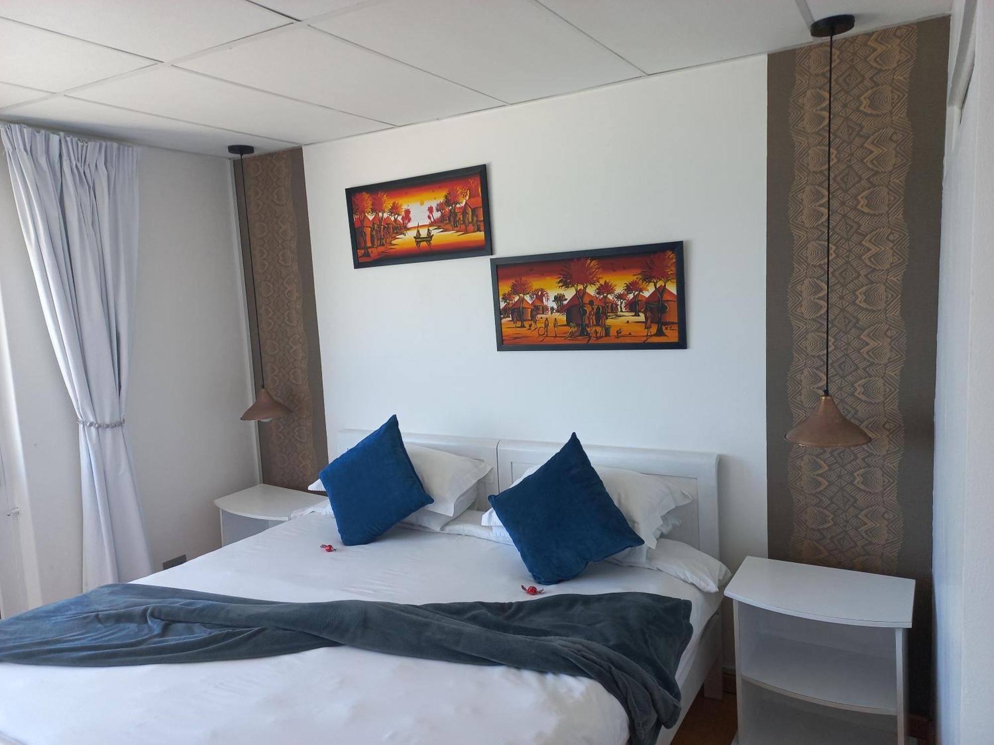 Swept Away Guesthouse - No-Loadshedding Yzerfontein Ngoại thất bức ảnh
