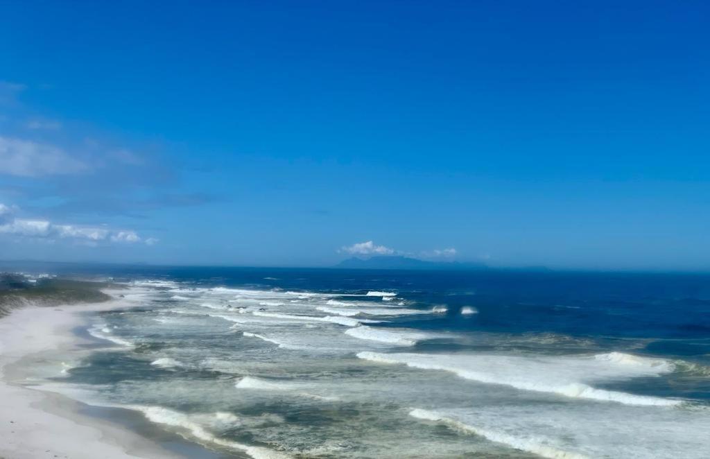 Swept Away Guesthouse - No-Loadshedding Yzerfontein Ngoại thất bức ảnh